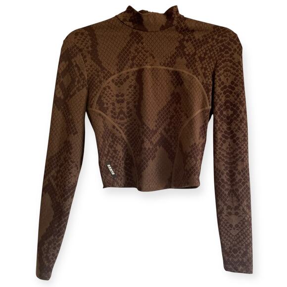 NEW GUESS Mock Neck Activewear Long Sleeve Erin Crop Top Animal Print Size XS - Picture 3 of 5